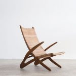 Dolphin Chair di Hans J. Wegner 1950 presso Galleri Feldt Courtesy of Galleri Feldt.