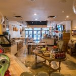 Gli interni della nuova sede di Salumeria 104 a Coral Gables, inaugurata il 16 luglio 2018. Foto gentile concessione di Salumeria 104